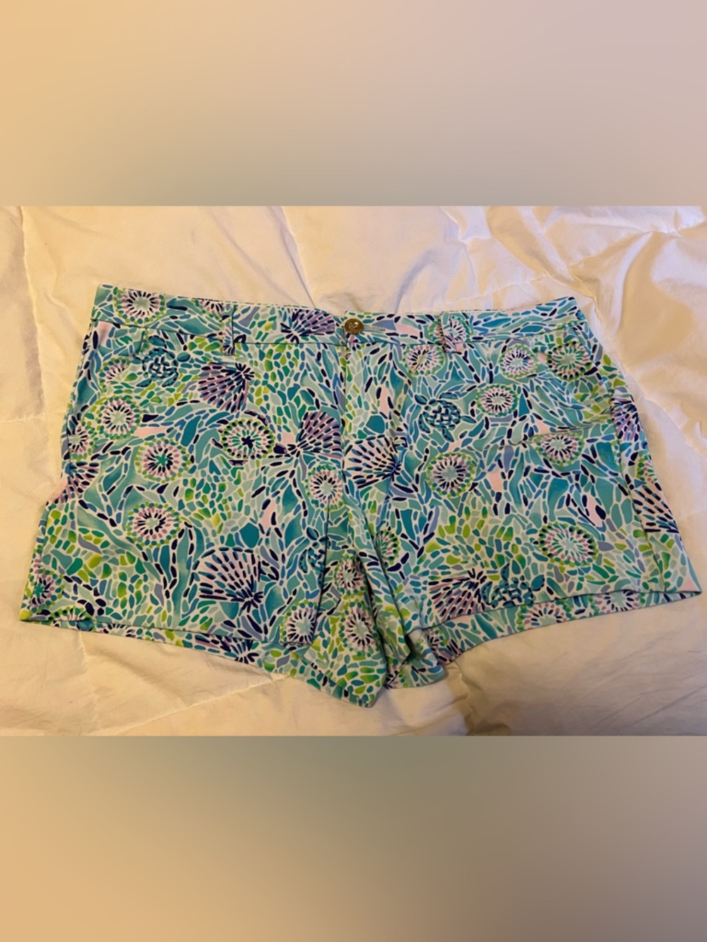 Lilly Pulitzer Women’s Floral Mosaic Print Shorts - Aqua Multi w/ Turtles/Shells - Picture 5 of 7